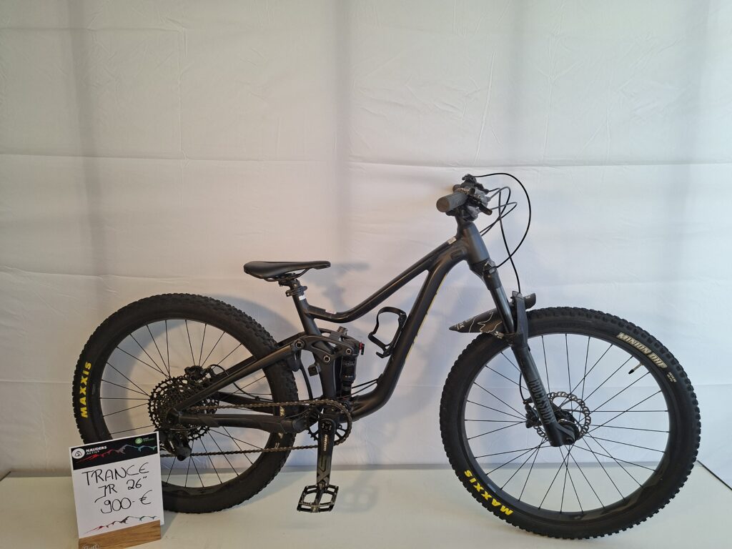 Giant Trance Jr 26" vollgefedertes Mountainbike im Angebot für 900 €.